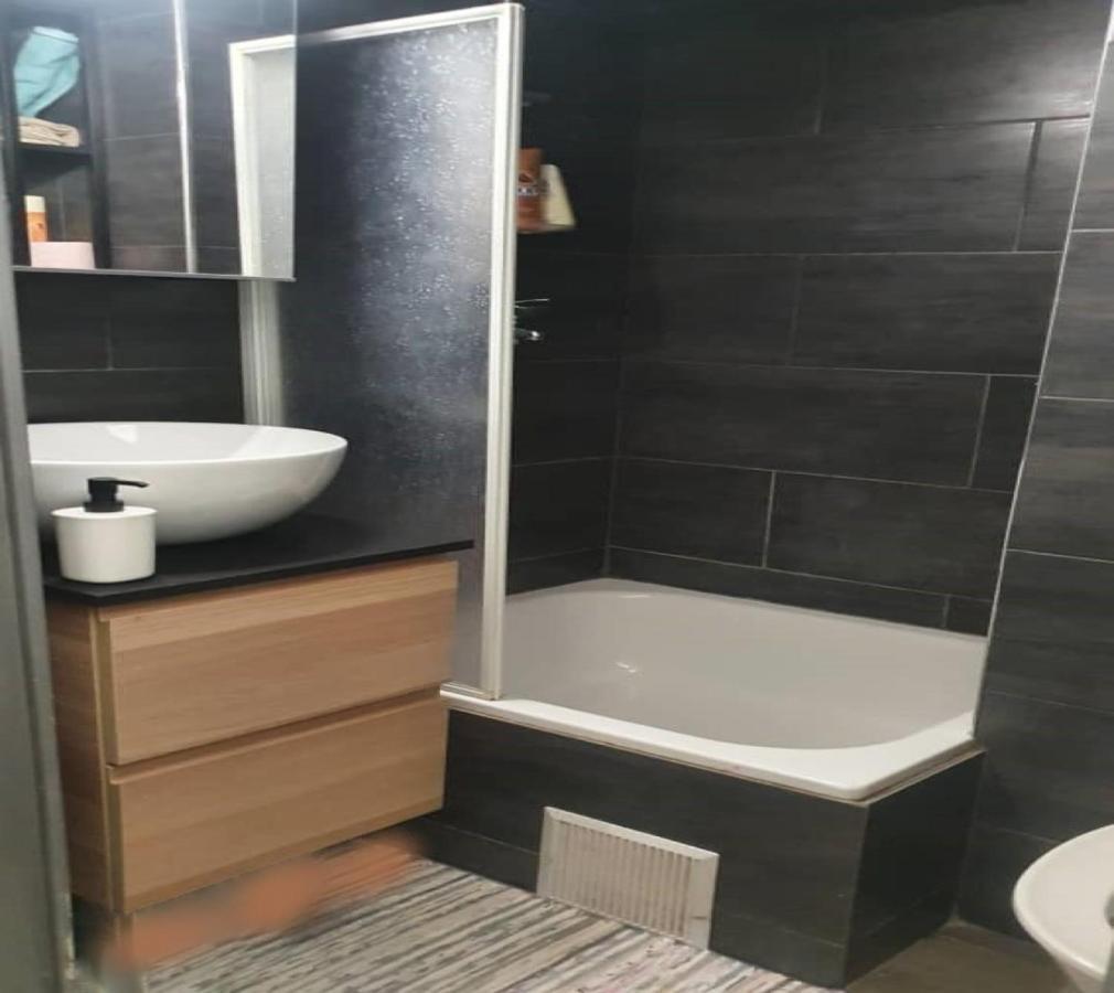 Apartment At Paris-Defense Arena Free Parking By Servallgroup Courbevoie Eksteriør billede